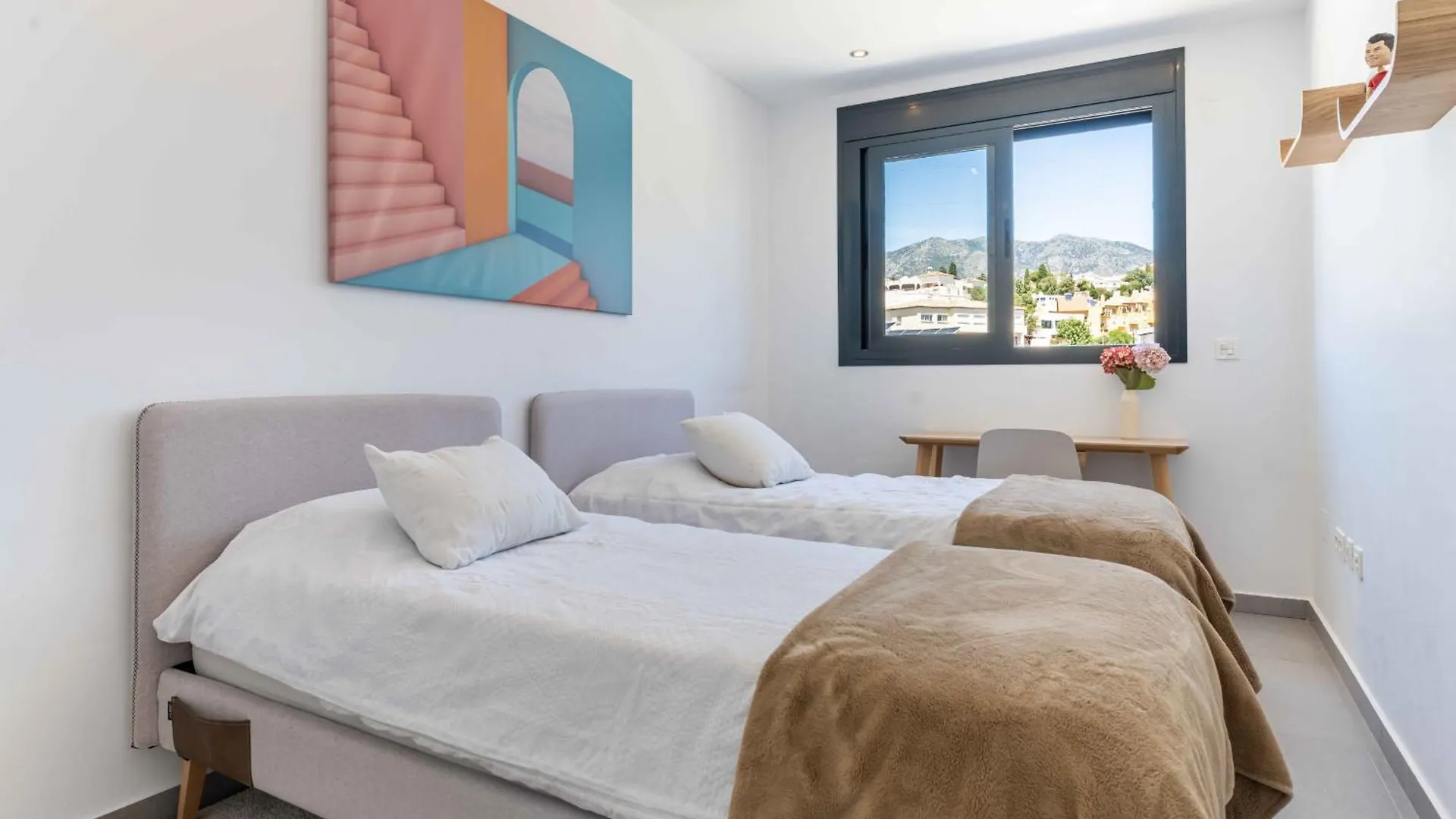 Modern Newbuild Townhouse With Quality Furniture Villa Fuengirola