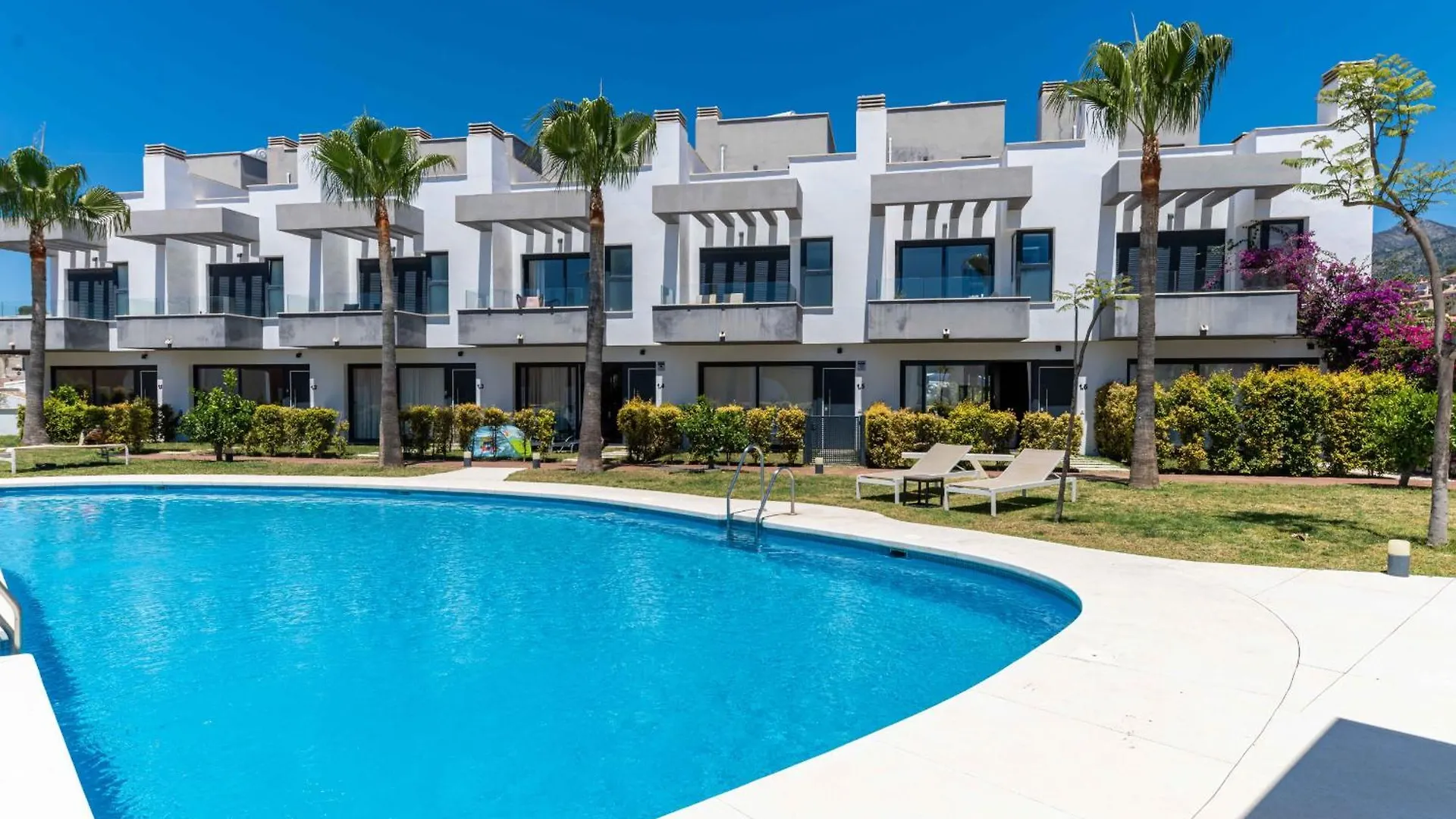 Dom wakacyjny Willa Modern Newbuild Townhouse With Quality Furniture Fuengirola Hiszpania