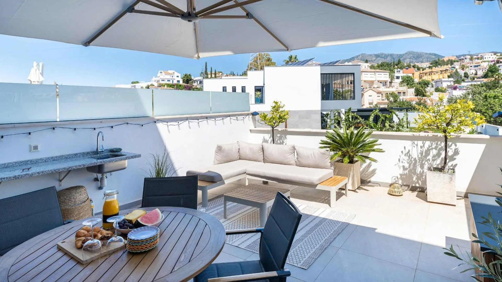Willa Modern Newbuild Townhouse With Quality Furniture Fuengirola
